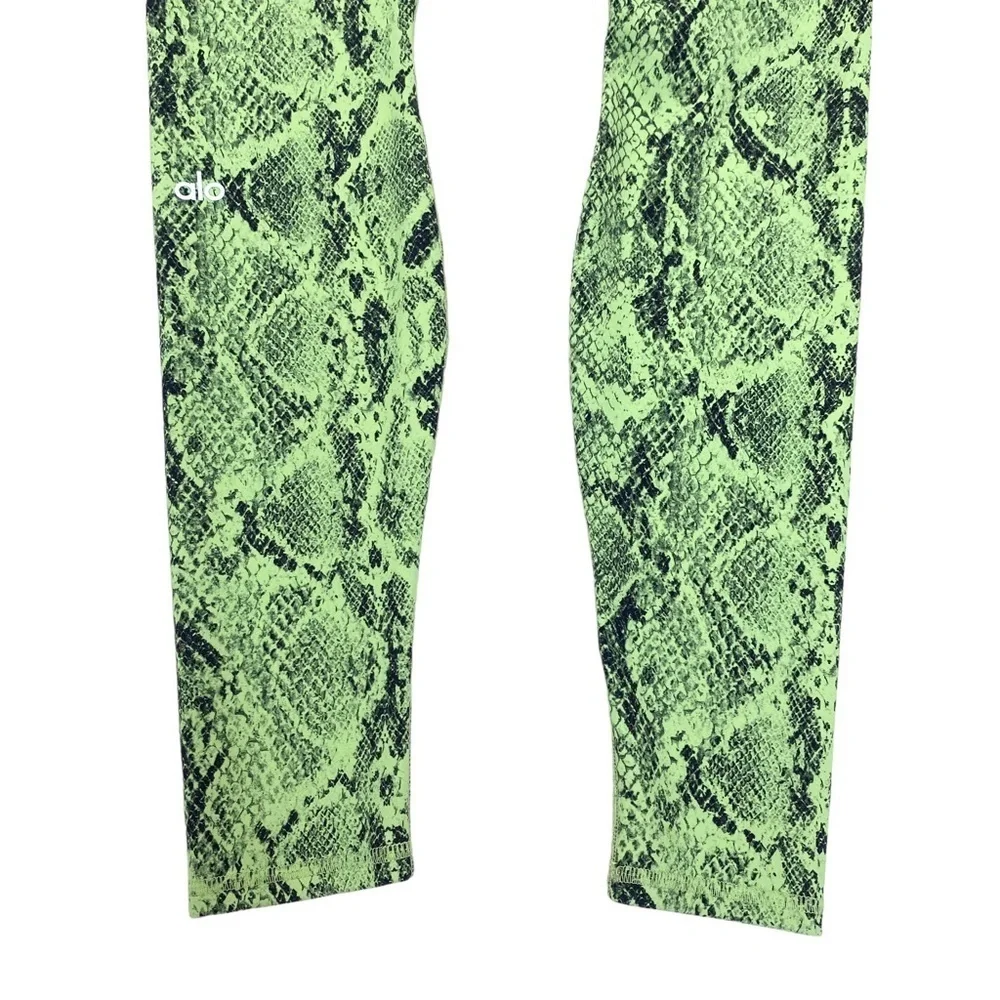 ALO Yoga Green Snakeskin Vapor Full length Leggings in Neon Green